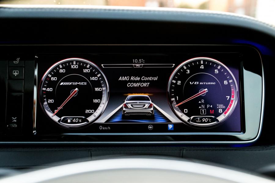  Mercedes-Benz S63 AMG 2013 года  (UK) (фото 31 из 34)